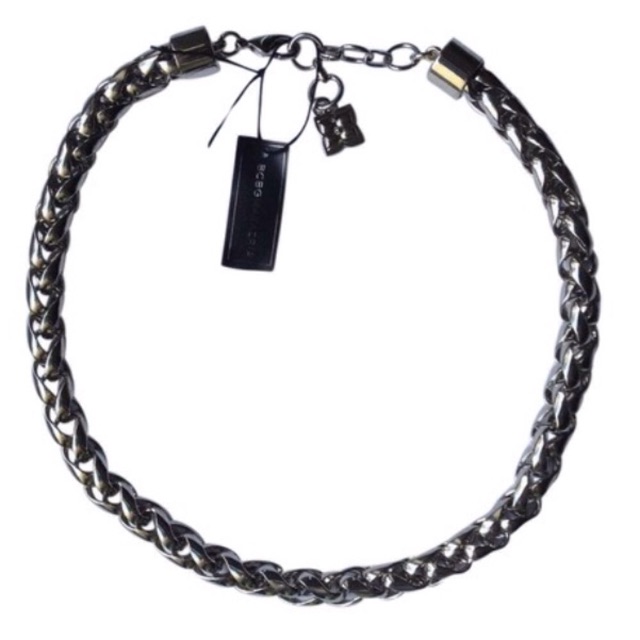 Bcbg Necklace Short Chain Silver Tone Collar 40$